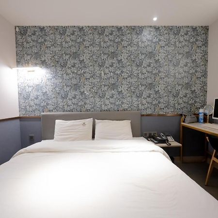 Hound Hotel Seomyeon-Beomcheon Busan Exterior photo