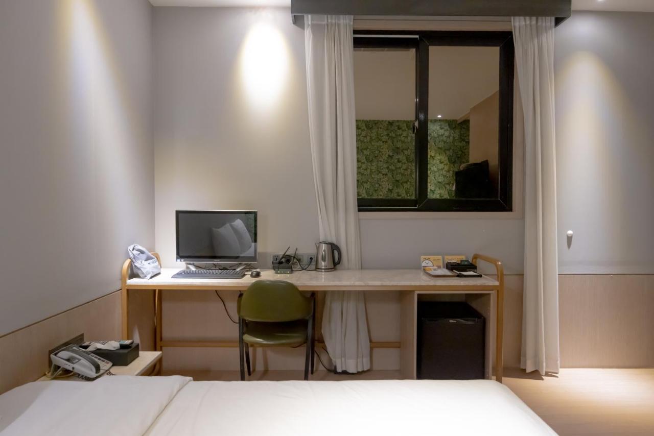 Hound Hotel Seomyeon-Beomcheon Busan Exterior photo