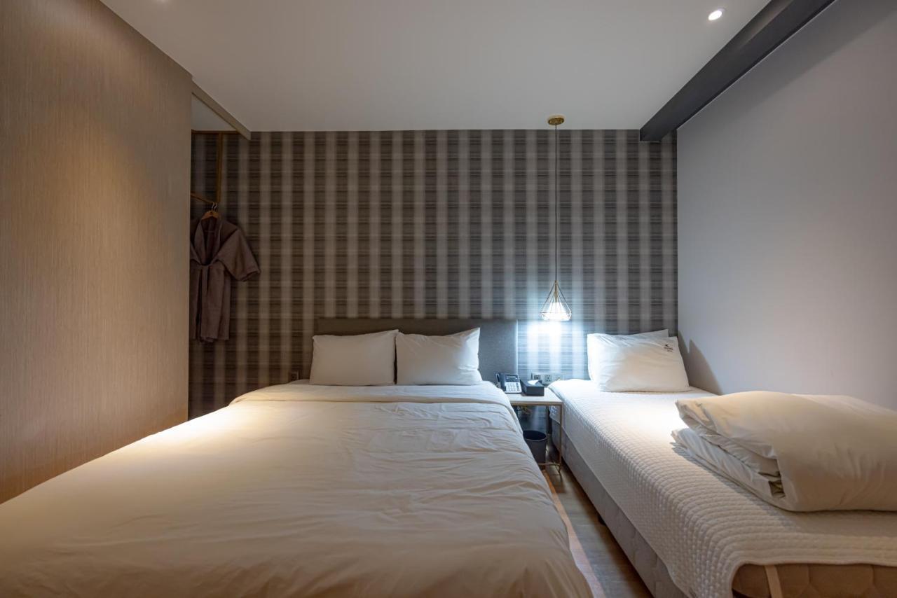 Hound Hotel Seomyeon-Beomcheon Busan Exterior photo