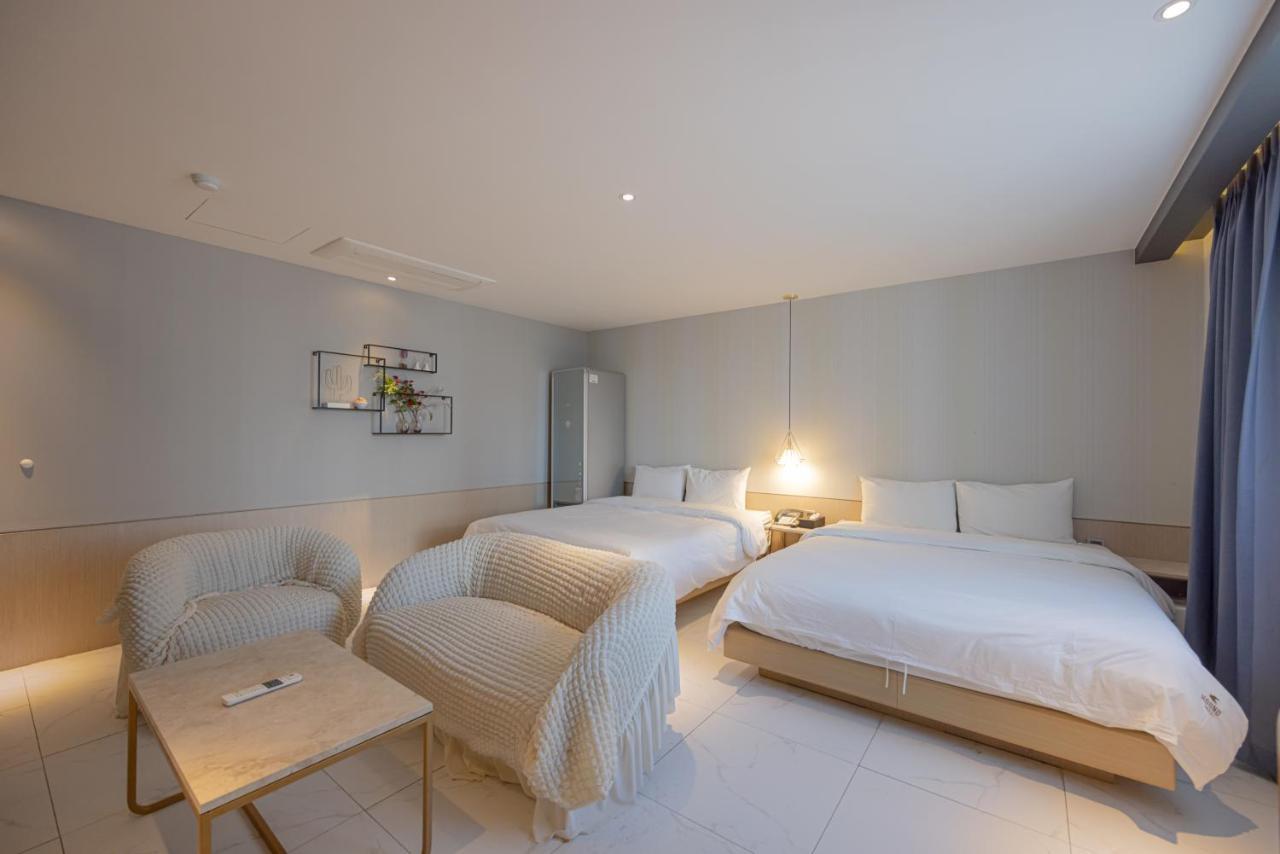 Hound Hotel Seomyeon-Beomcheon Busan Exterior photo