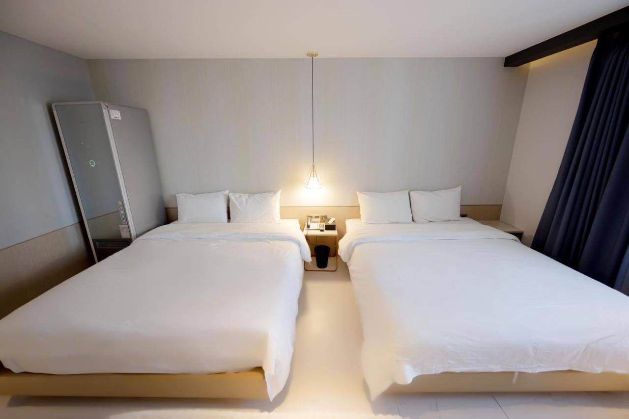 Hound Hotel Seomyeon-Beomcheon Busan Exterior photo