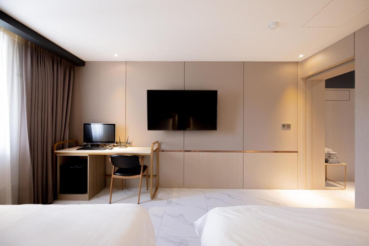 Hound Hotel Seomyeon-Beomcheon Busan Exterior photo
