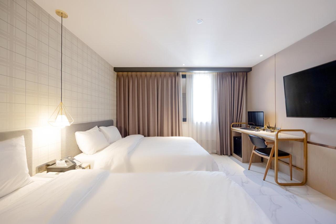 Hound Hotel Seomyeon-Beomcheon Busan Exterior photo
