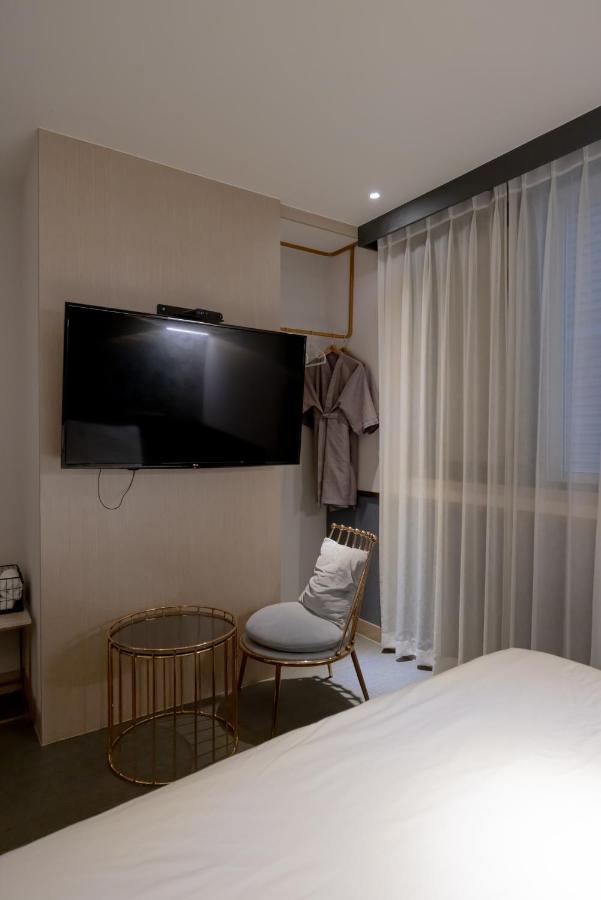 Hound Hotel Seomyeon-Beomcheon Busan Exterior photo