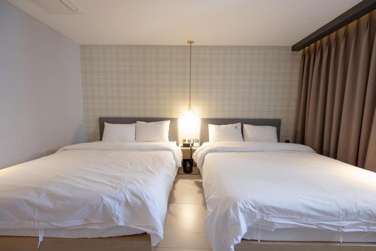Hound Hotel Seomyeon-Beomcheon Busan Exterior photo