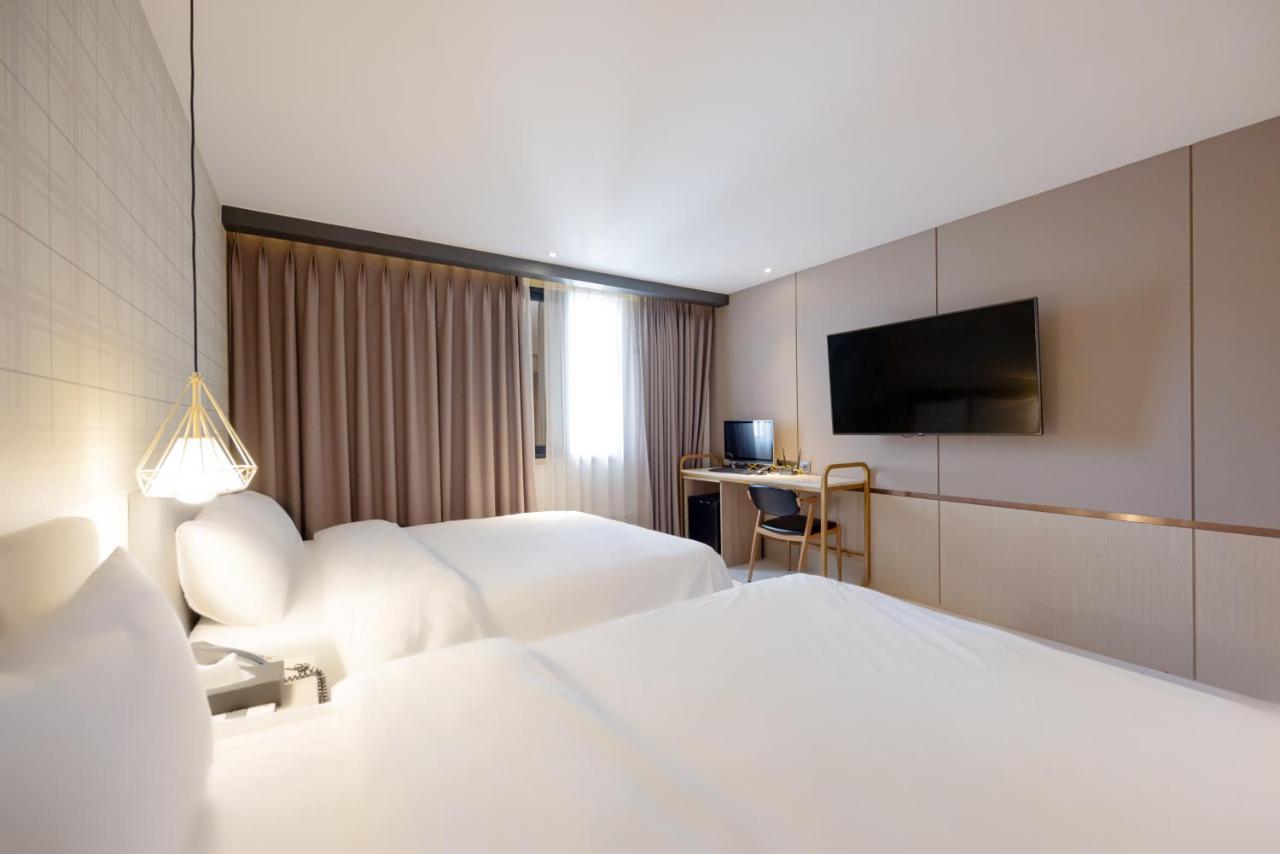 Hound Hotel Seomyeon-Beomcheon Busan Exterior photo