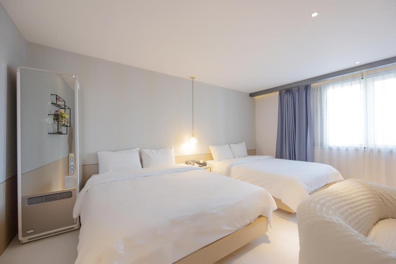 Hound Hotel Seomyeon-Beomcheon Busan Exterior photo